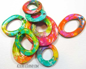 Video showing how a novice jewelry maker used Gelli prints to make a colorful necklace!