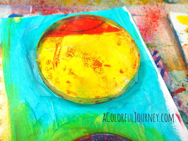 Video showing different ways you can use a round Gelli Plate as both a mask and for printing!